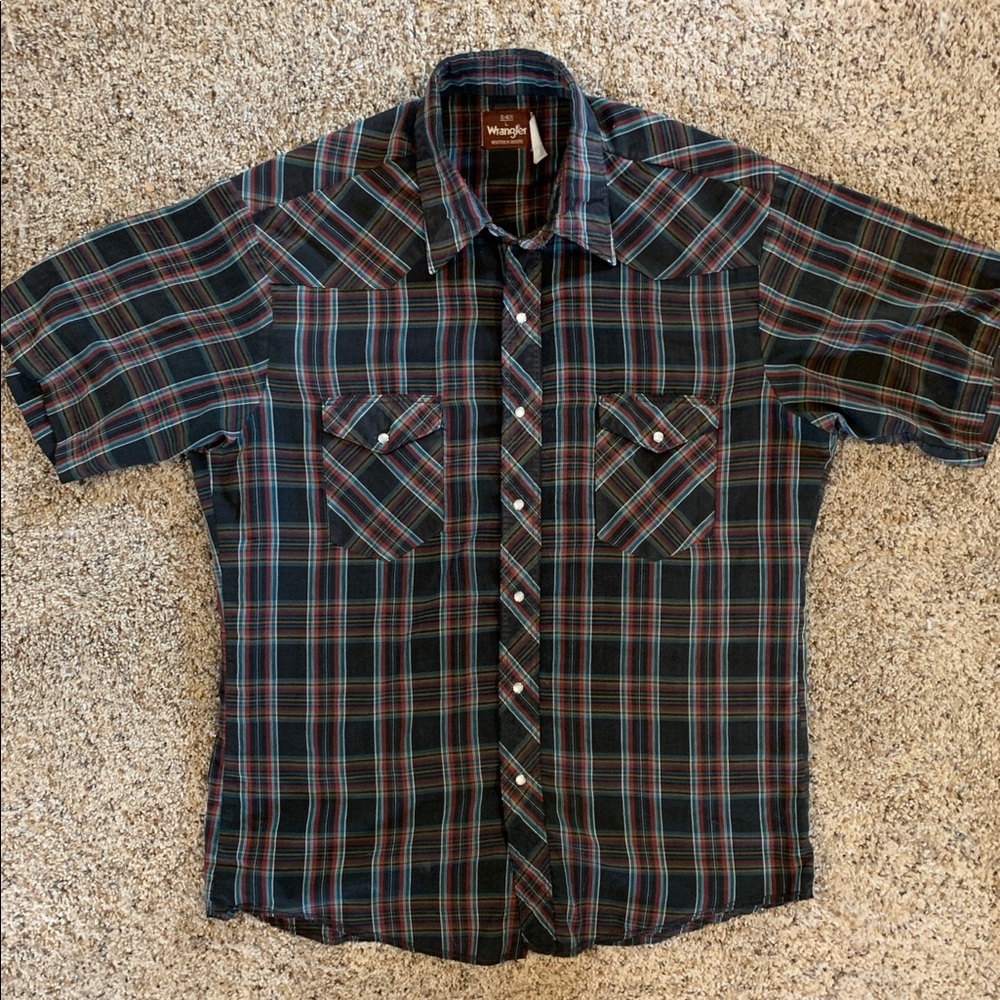 Wrangler button down shirt size L
